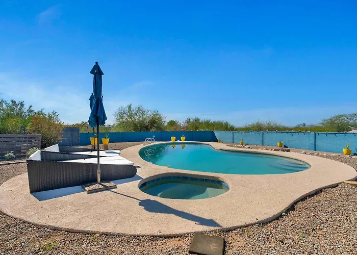 Holiday home New Sonoran Oasis Pool Hot Tub Sleeps 12 Tucson