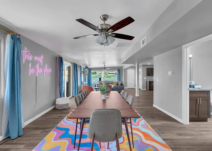 Holiday home New Sonoran Oasis Pool Hot Tub Sleeps 12 *