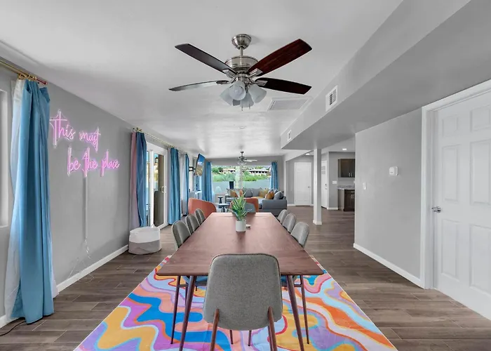 Holiday home New Sonoran Oasis Pool Hot Tub Sleeps 12