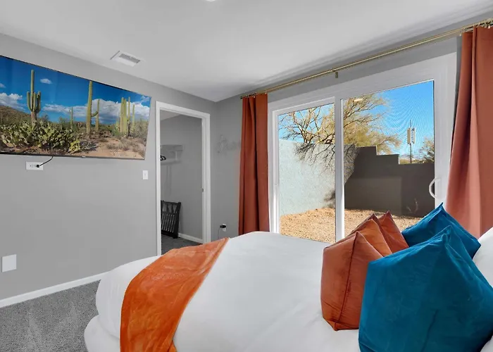 Holiday home New Sonoran Oasis Pool Hot Tub Sleeps 12 *