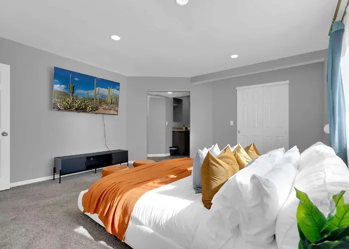 Holiday home New Sonoran Oasis Pool Hot Tub Sleeps 12 Tucson