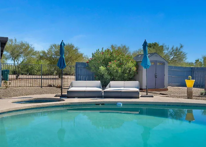 Holiday home New Sonoran Oasis Pool Hot Tub Sleeps 12