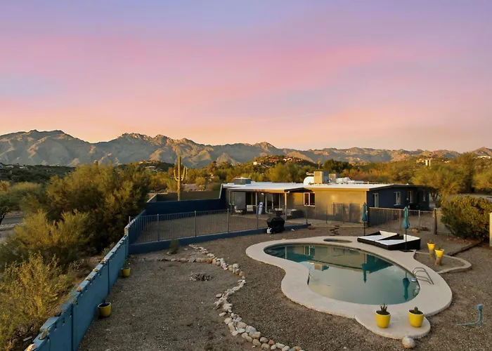 Holiday home New Sonoran Oasis Pool Hot Tub Sleeps 12 Tucson